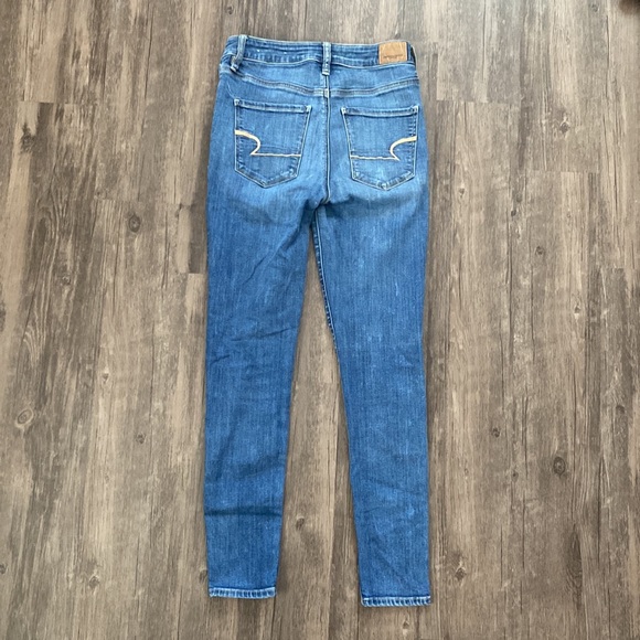 American Eagle Super High Rise Super Stretch Skinny Jean Medium Wash - Picture 5 of 7